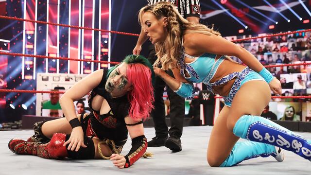 Asuka vs. Peyton Royce: Raw, Sept. 21, 2020 background