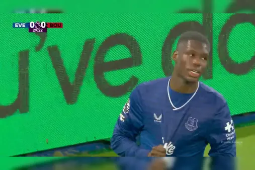 [Highlights] Ghana's dipping free kick creates danger, Barry's follow-up shot wildly off target