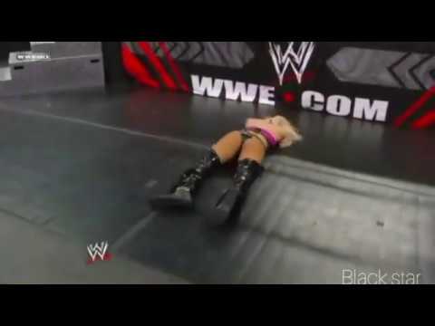 MOMENTOS MÁS EXTREMOS DE LA LUCHA LIBRE FEMENINA(WWE)