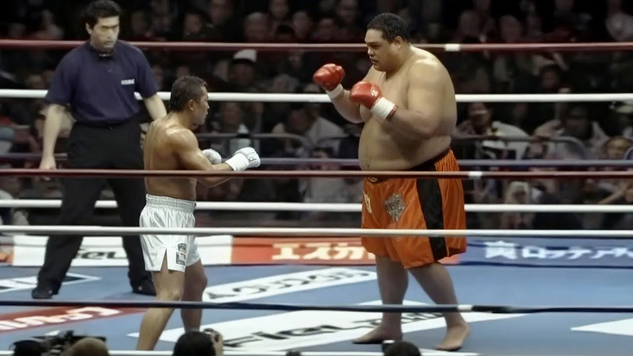 When Giant MMA Fighter LOSES CONTROL in the Ring