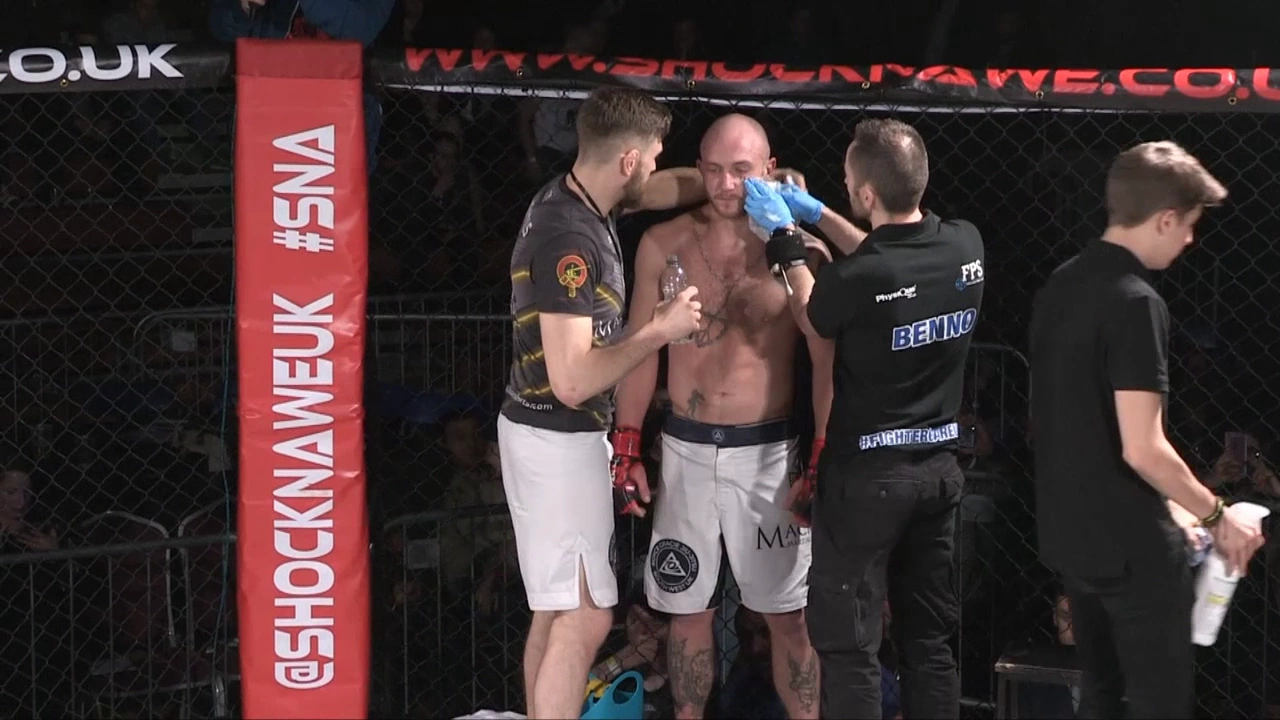 Chay Ingram VS Andy Kerr - Shock and Awe 24 background