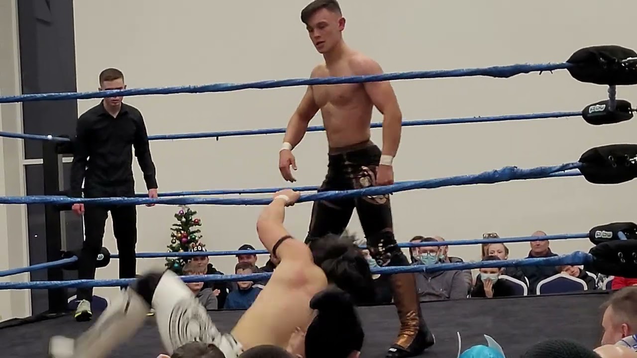 Daz Black vs Levi Justice Pro wrestling scotland December 2021 background