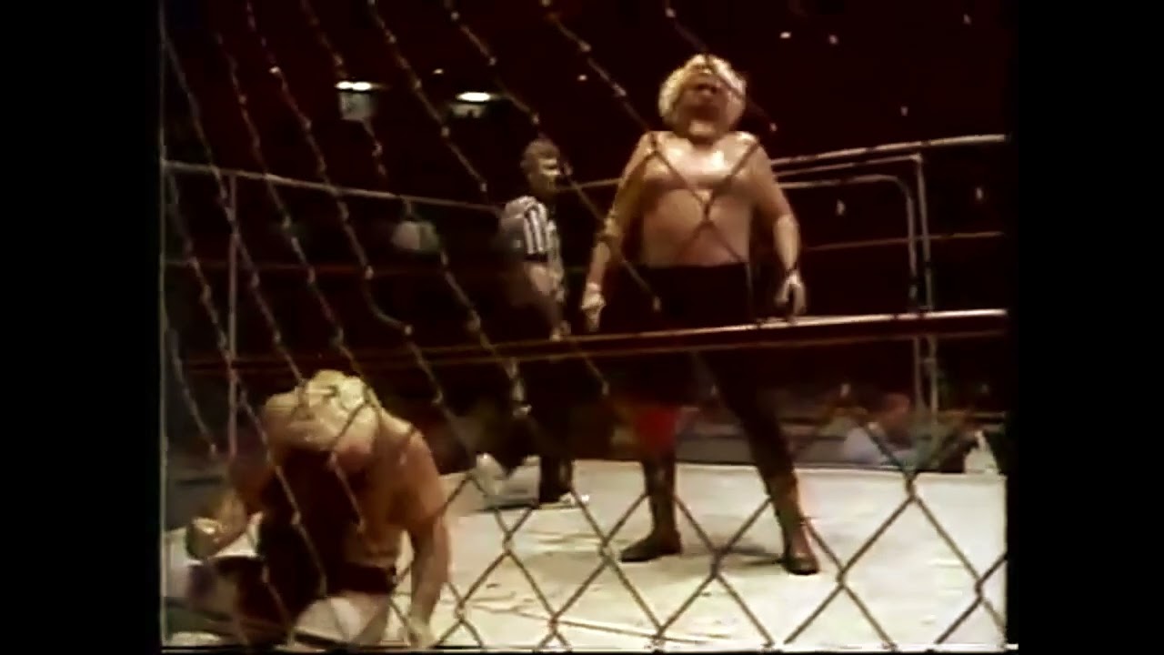 Crazy Luke Graham vs Buzz Tyler (Cage Match). 1984