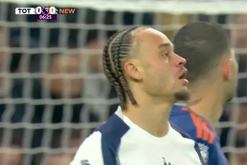 [Highlights] Simmons cuts to the byline and fires a narrow-angle shot, ball hits the side netting