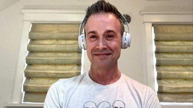 Freddie Prinze Jr. talks Charlotte Flair & Alexa Bliss in “Punky Brewster”: WWE’s The Bump, Feb. 24, 2021 background