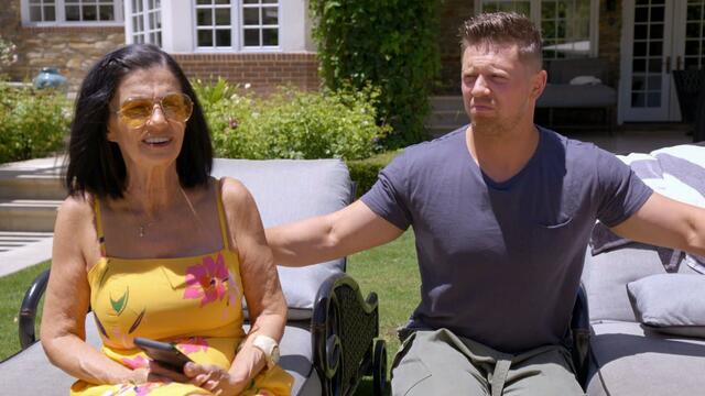 Miz must rub suntan lotion on George and Marjo: Miz & Mrs. Bonus Clip, April 26, 2021