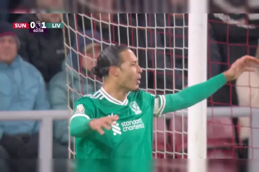 [Goal] Unlucky! Van Dijk heads the ball, Diarra's header clearance goes into the net
