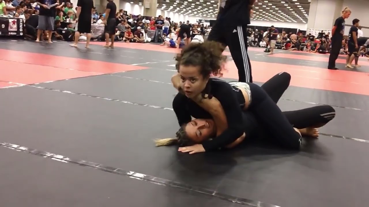 Brandi gets mounted and taps