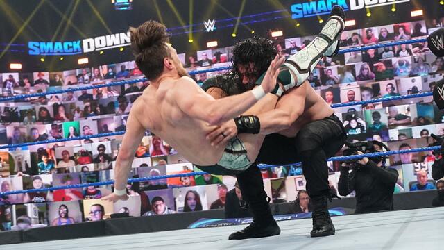 Smackdown tiene dos luchas donde los campeonatos están en juego: En Espanol, 8 Mayo, 2021 background