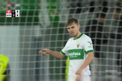 [Highlights] Off his game? Alvaro Rodriguez misses an open goal with a follow-up shot