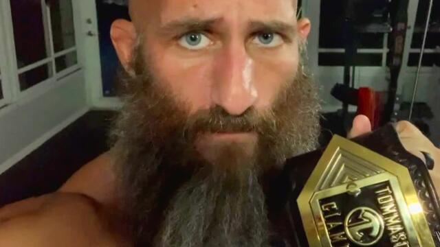 Tomasso Ciampa hears Bron Breakker loud and clear: WWE NXT 2.0, Sept. 28, 2021 background