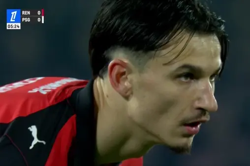 [Highlights] Le Paul's long-range strike creates danger, ball grazes post and goes wide