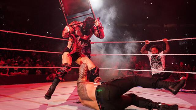 “The Demon” Finn Bálor gets extreme with The Bloodline: SmackDown, Sept. 24, 2021 background