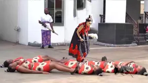 She Disguised As A Palace Maid To Win D Heart Of D Prince Not Knowing D Princess Will Is Evil