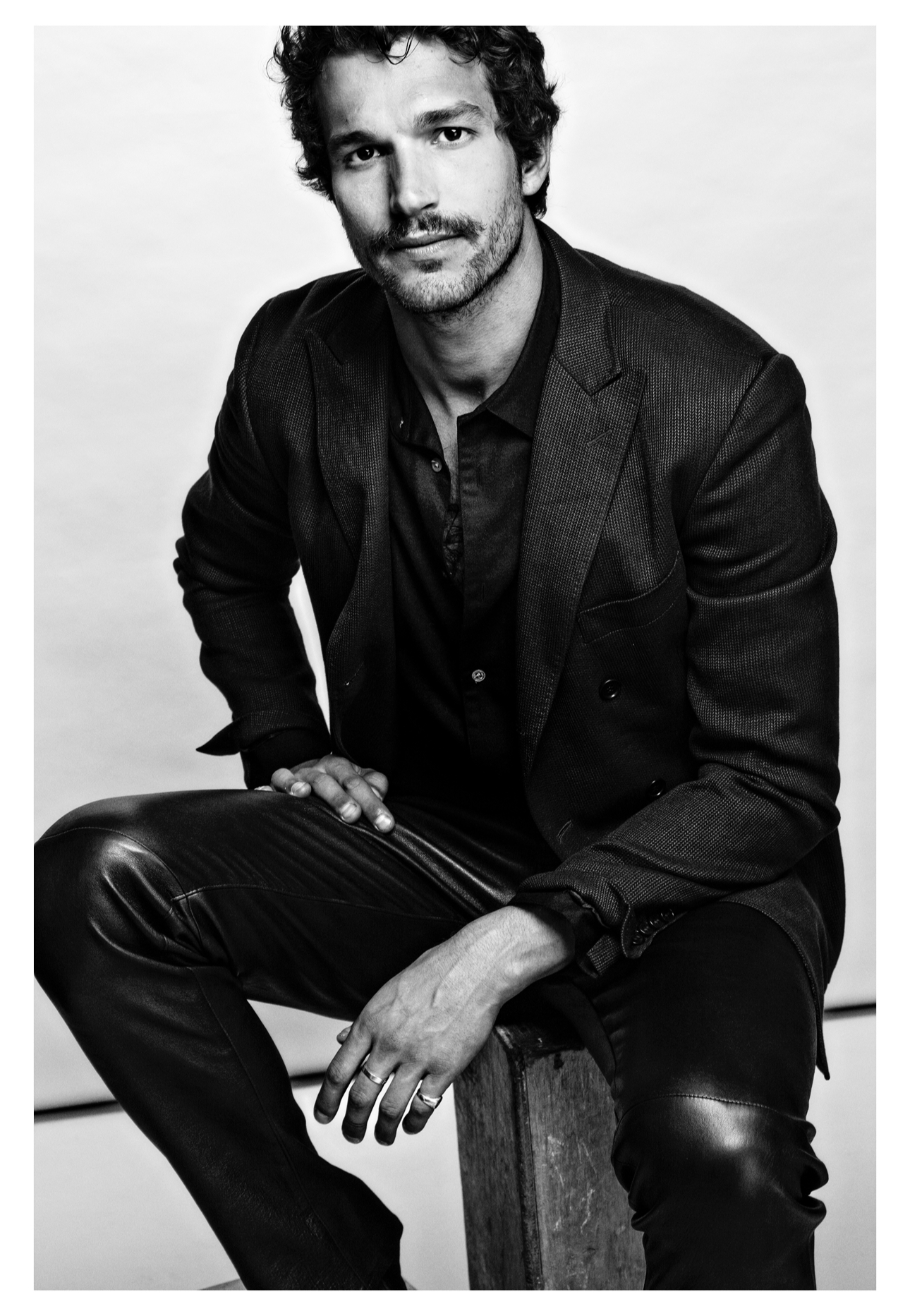 actor Paul Anthony Kelly large photo