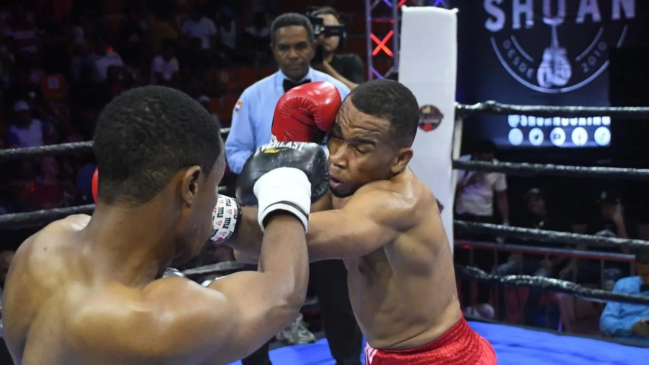SANDY TAVAREZ Vs FRANYEL PEREZ FULL FIGHT backdrop