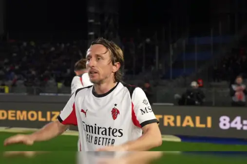 [Goal] Modric Saves the Day! Luka Modric Makes a Sharp Run and Coolly Scores a One-on-One