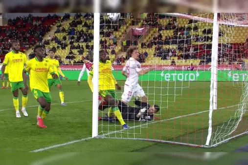 [Highlights] Another save! Faes' header from the six-yard box denied by Lopez