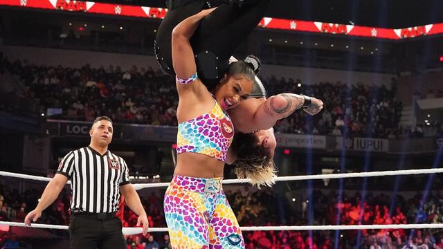 Bianca Belair vs. Rhea Ripley – Gauntlet Match to determine who enters Elimination Chamber last: Raw, Feb. 14, 2022