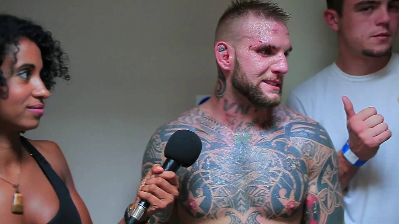UCMMA 48: Tommy Gunn Backstage interview backdrop