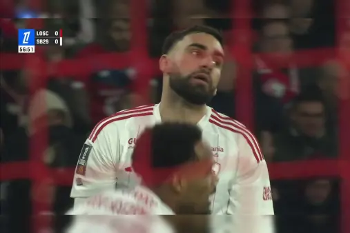 [Highlights] Ice-cold finish! Del Castillo blasts empty-net chance over the stands from the box