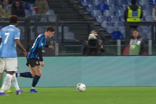 [Goal] Stunning! Zalewski controls the ball and fires an unstoppable world-class shot