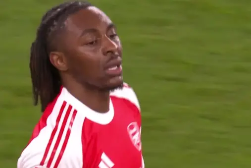 [Highlights] Like a hot knife through butter! Eze surges into the box and fires a powerful shot off the side netting