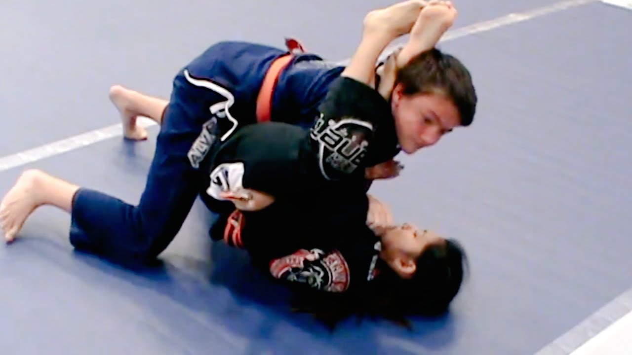 **“Girl vs Boy Wrestling – Crowd Wasn’t Ready for This Finish!”**🥱