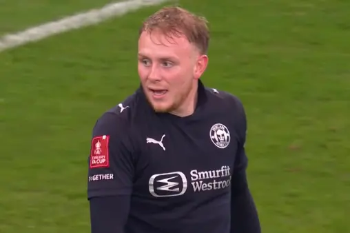 [Highlights] Arsenal's backline passing error leads to Taylor's missed chance, shot saved by Kepa