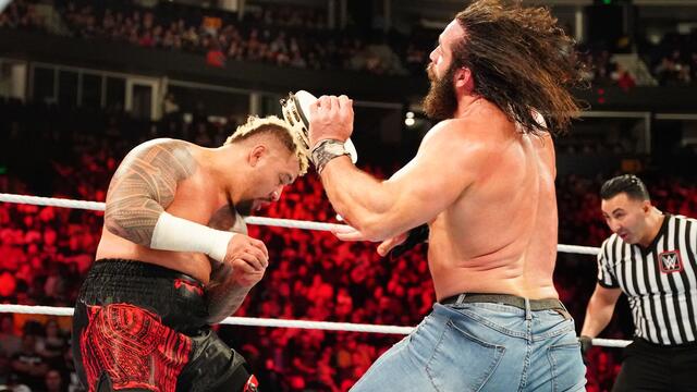 Elias vs. Solo Sikoa - Music City Street Fight: Raw, Jan. 2, 2023
