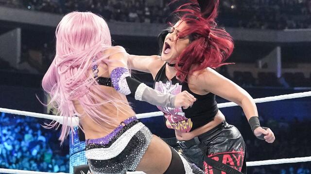 Zelina Vega vs. Bayley: SmackDown highlights, Oct. 13, 2023 background