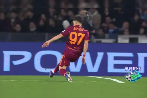 [Goal] Early breakthrough! Roma's cross from the wing, Malen scores with a follow-up shot
