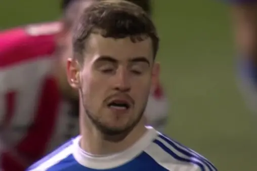 [Highlights] Eager to equalize! Edmondson gets a yellow card for diving in the box