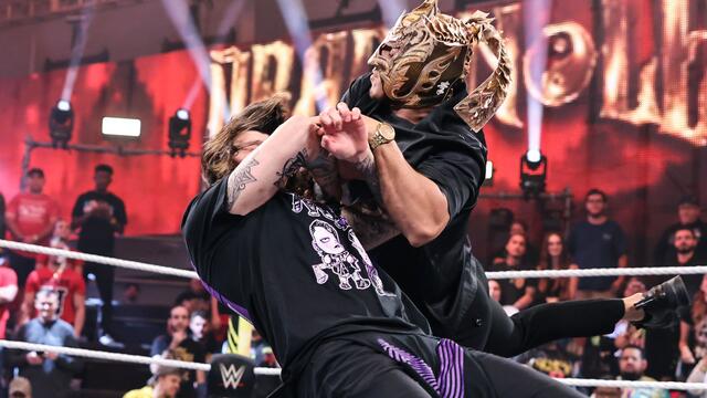 Rey Mysterio announces that Dragon Lee will replace an injured Wes Lee at NXT Deadline: NXT highlights, Dec. 5, 2023