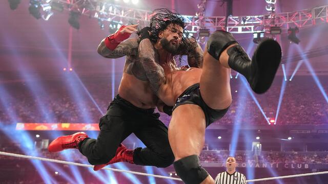 Randy Orton RKOs EVERYBODY including Roman Reigns: Royal Rumble 2024 highlights