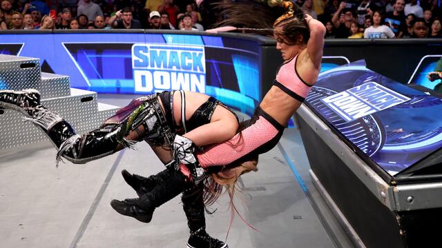 SmackDown’s most chaotic moments: SmackDown highlights, Jan. 26, 2024