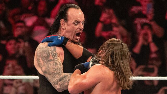 Elimination Chamber surprises: WWE Top 10, Feb. 11, 2024 background