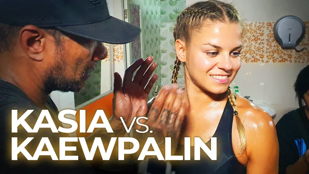 Kasia Kuperska vs. Keawpilin Sor Detchprakan | Samui International Muay Thai Sadium background