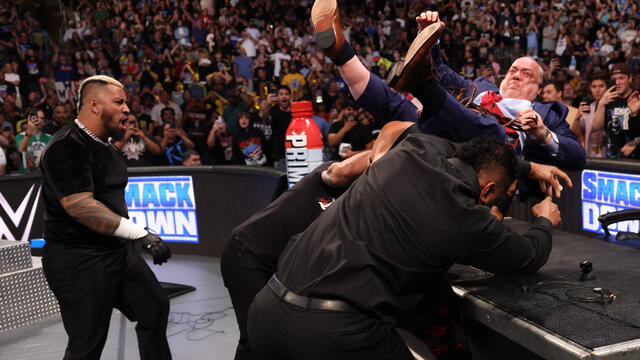FULL SEGMENT: The Bloodline attack Paul Heyman: SmackDown highlights, June 28, 2024 background
