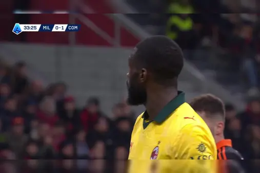 [Highlights] Tomori surges into the box and volleys, goalkeeper makes the save