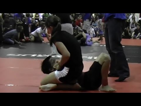 girl vs boy bjj 2025 - maggie areiu submission by triangle choke 