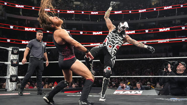 Penta battles Pete Dunne: Raw highlights, Jan. 20, 2025