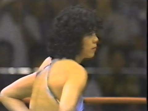 全日本女子プロレス モンスター・リッパー vs ジャッキー佐藤 WWWAシングル選手権リターンマッチ 1979年9月13日 池袋スケートセンター background