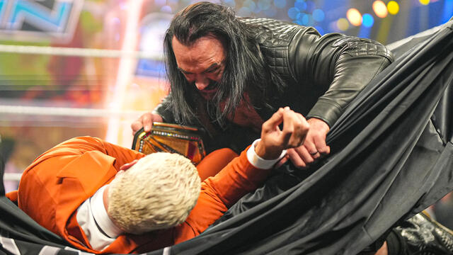 FULL SEGMENT: Cody Rhodes, Drew McIntyre have intense contract signing: SmackDown, Oct. 31, 2025 background