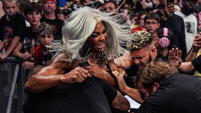 Tiffany Stratton, Nia Jax and Jade Cargill bedlam sparks title match: SmackDown, Sept. 19, 2025 background