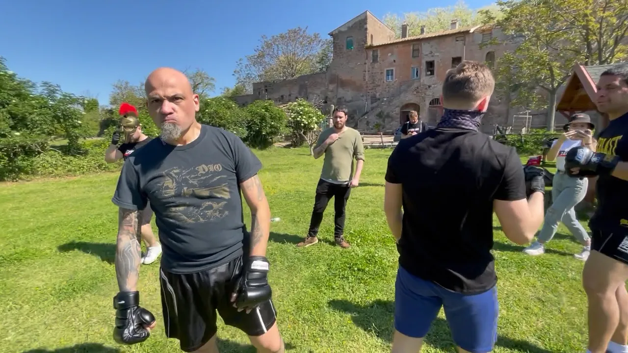 KRATOS FURIOSO vs Lupo selvaggio! Guerra totale a ROMA !