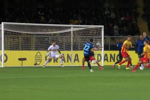 [Goal] Good things come to those who wait! Mkhitaryan scores unmarked at the far post with a low shot to break the deadlock