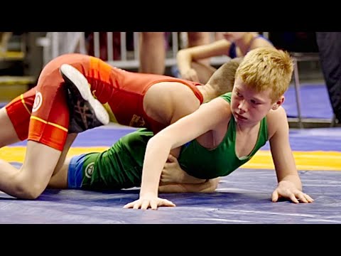 U13 Malik Baris (SWE) vs Alferdas Lickovskis (LTU) 38kg. Greco-roman boys youth wrestling. B-cam-man