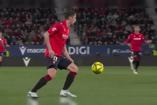 [Highlights] Fast counter-attack! Budimir receives the ball, cuts inside, and curls a shot just wide of the far post