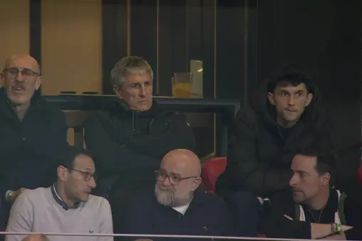 [Highlights] Former Beijing Guoan coach Setien spotted watching the game at San Mames Stadium